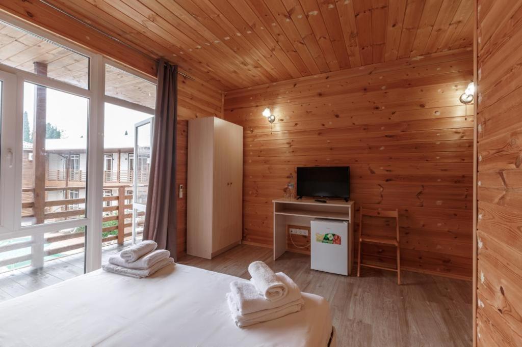 Guest House Amshin Tsandrypsj Buitenkant foto