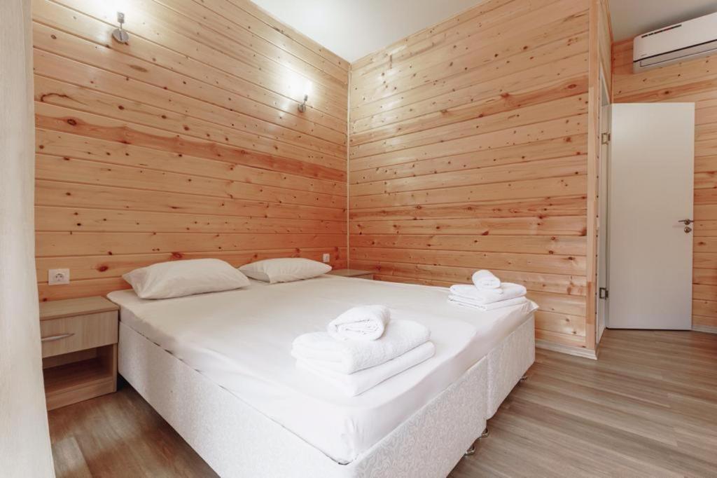 Guest House Amshin Tsandrypsj Buitenkant foto