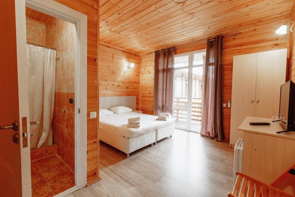 Guest House Amshin Tsandrypsj Buitenkant foto