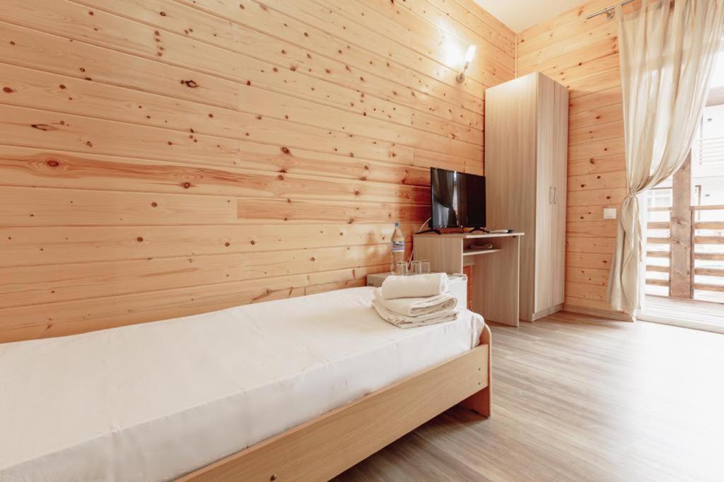 Guest House Amshin Tsandrypsj Buitenkant foto